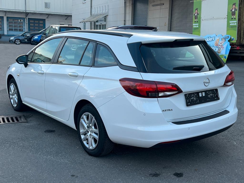 Opel Astra 2022