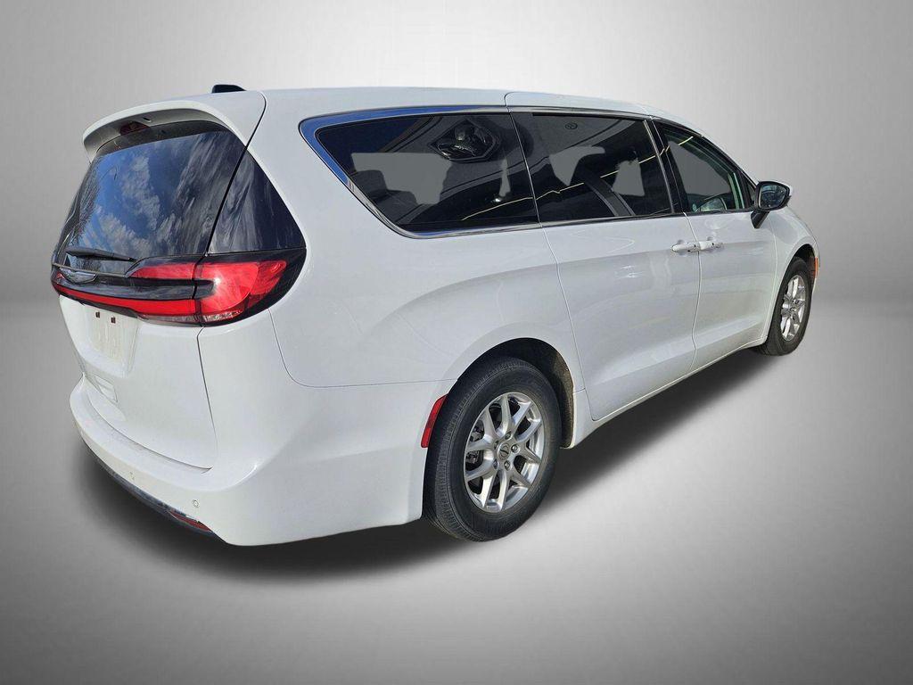 Chrysler Pacifica 2023