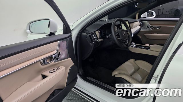 Volvo S90 2025