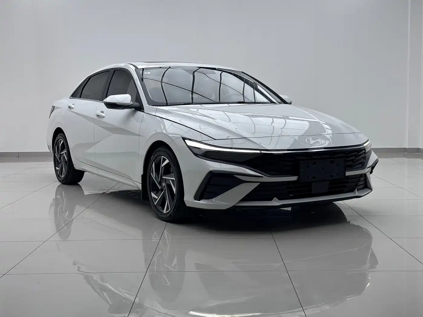 Hyundai Elantra 2023