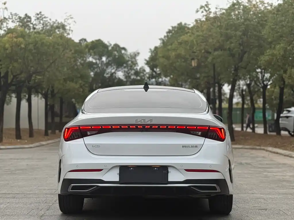 Kia K5 2023