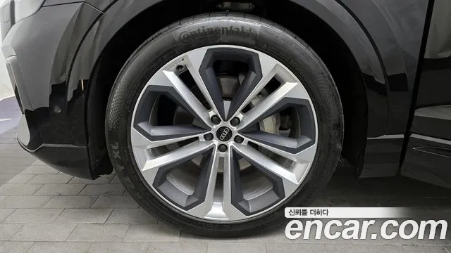 Audi Q8 2025