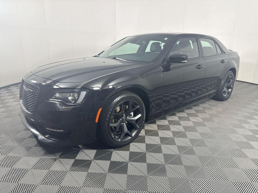 Chrysler 300 2023