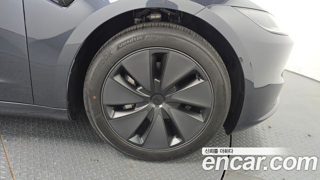 Tesla Model 3 2025