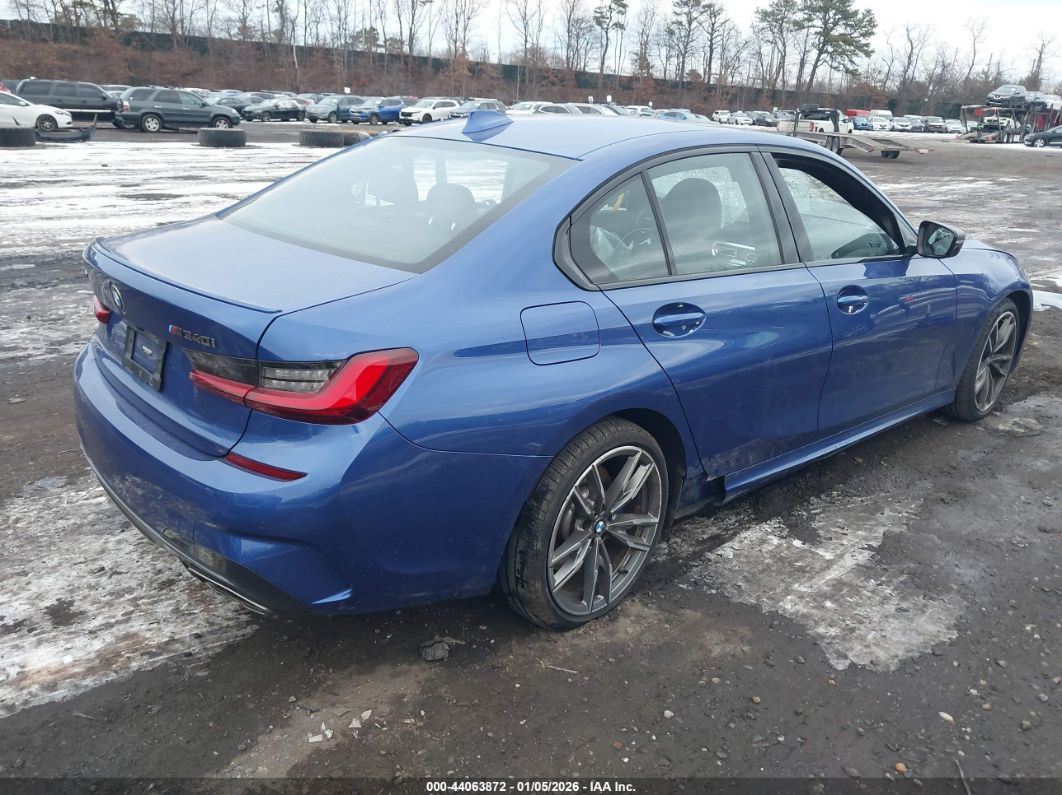 BMW 3 серии 2022