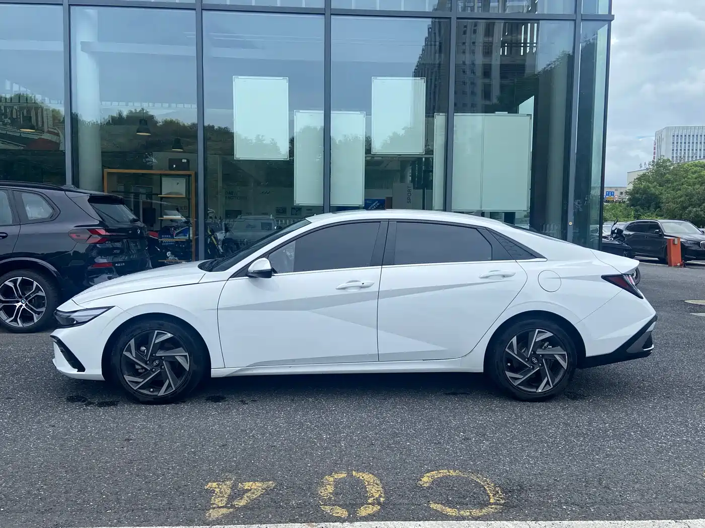 Hyundai Elantra 2024