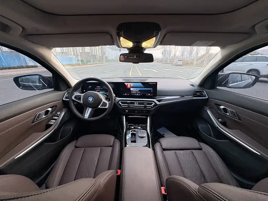 BMW i3 2024