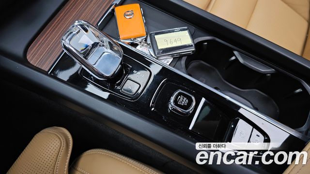 Volvo V60 2023