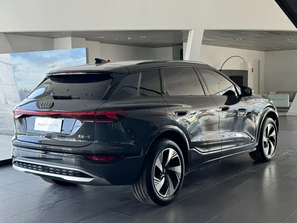 Audi e-tron 2025
