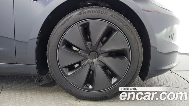 Tesla Model 3 2025