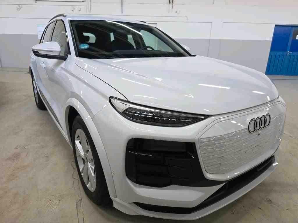 Audi Q6 e-tron 2025