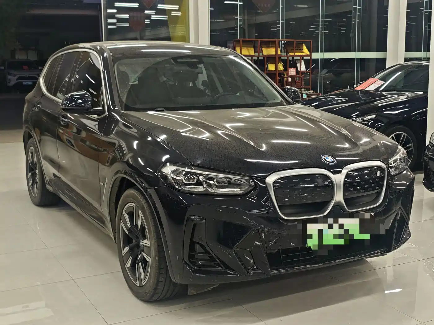 BMW iX3 2024