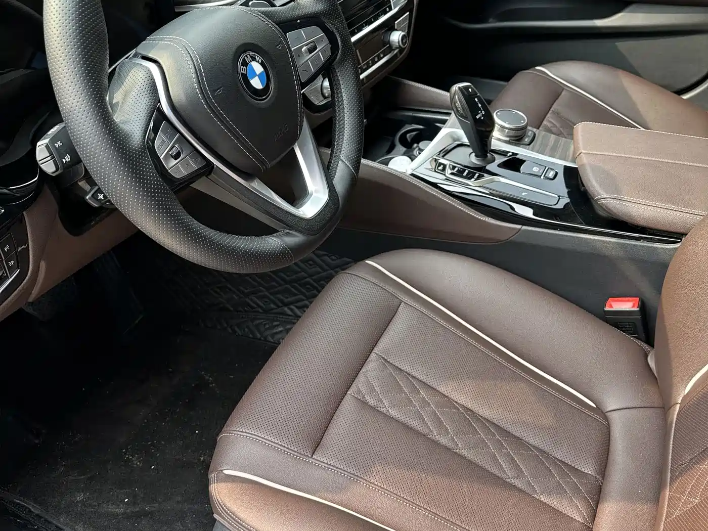 BMW 5 серии 2023