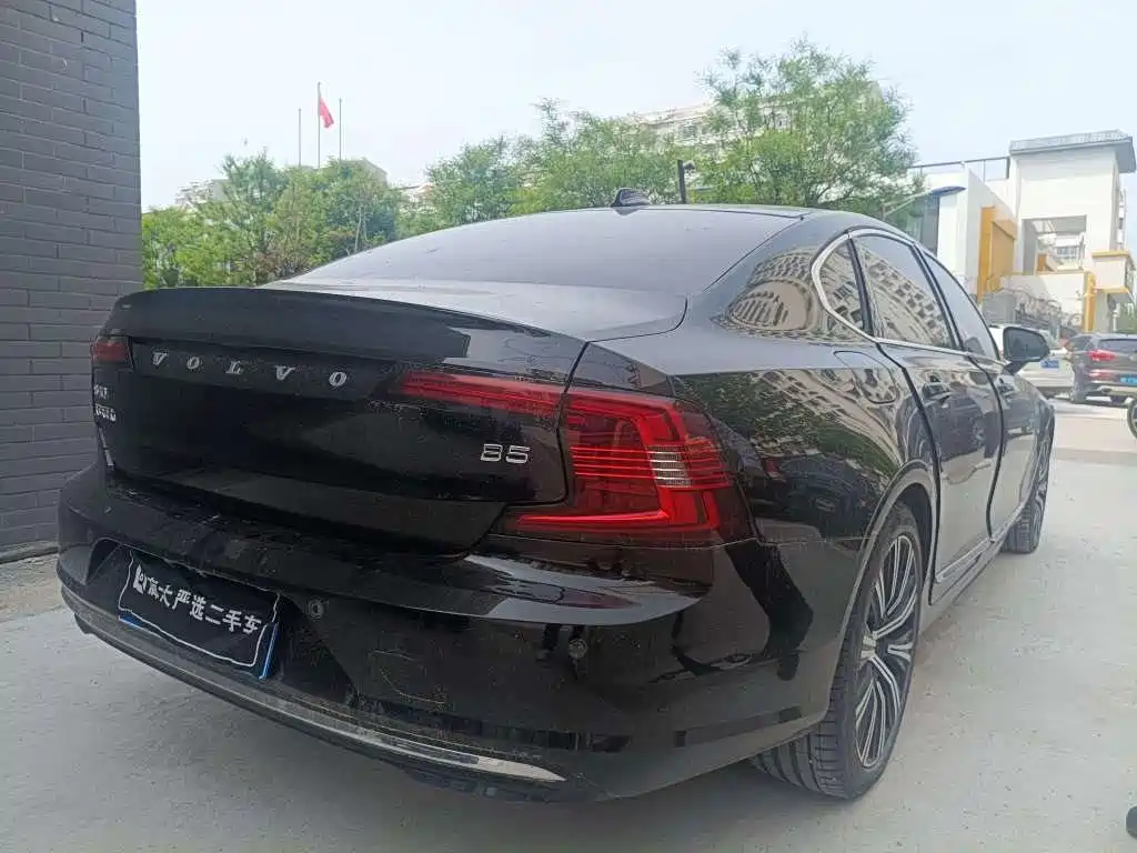 Volvo S90 2023