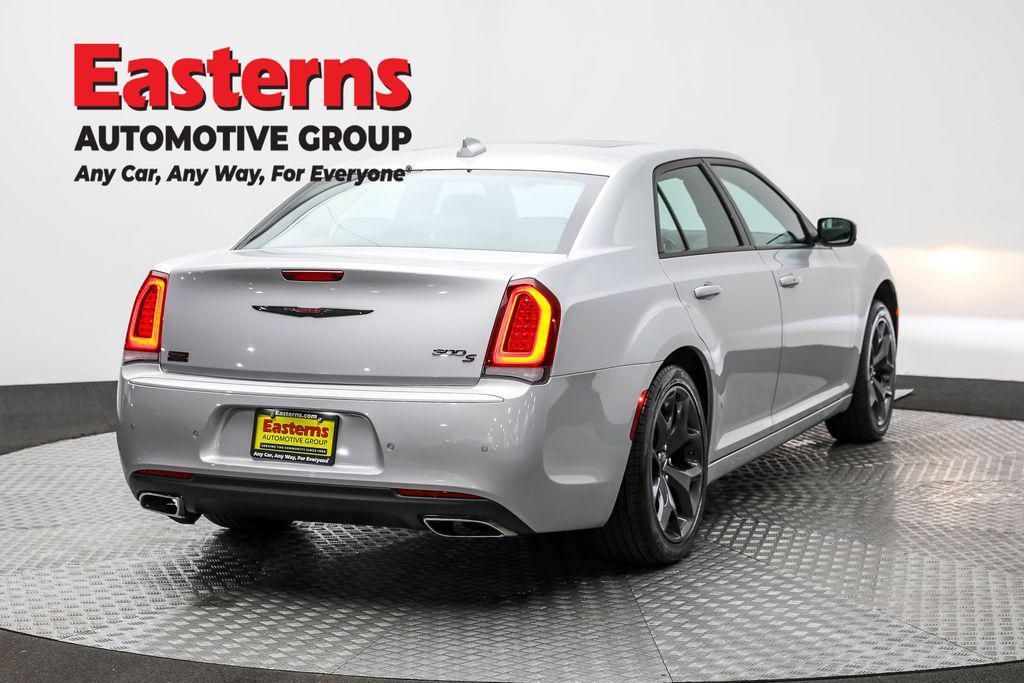 Chrysler 300 2023