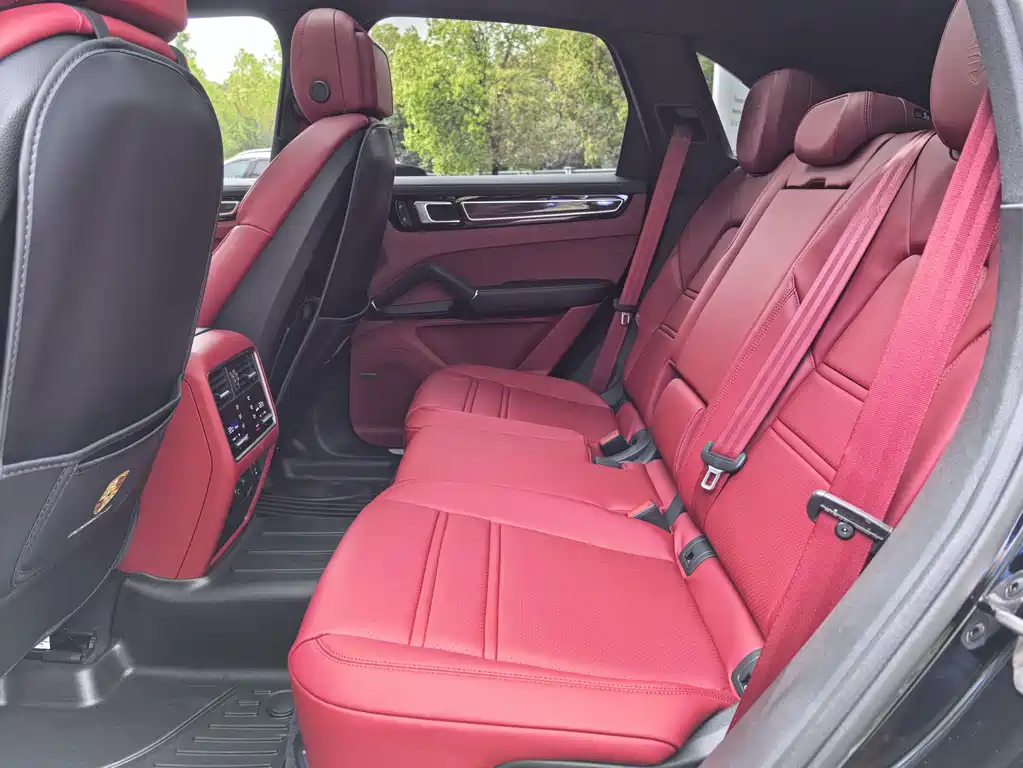 Porsche Cayenne 2023