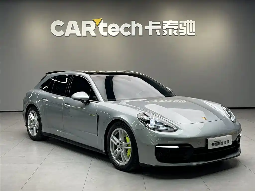 Porsche Panamera 2021