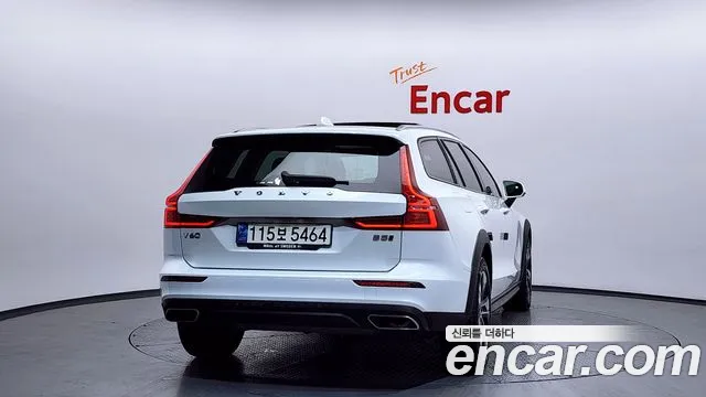 Volvo V60 2021