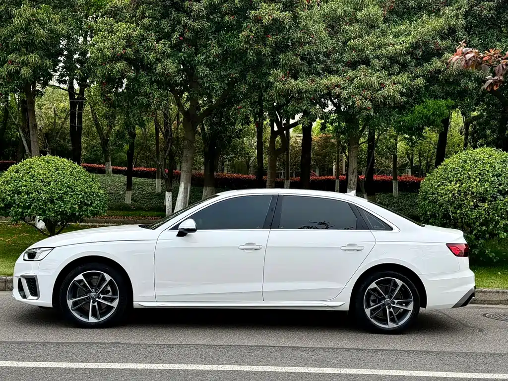 Audi A4 2021