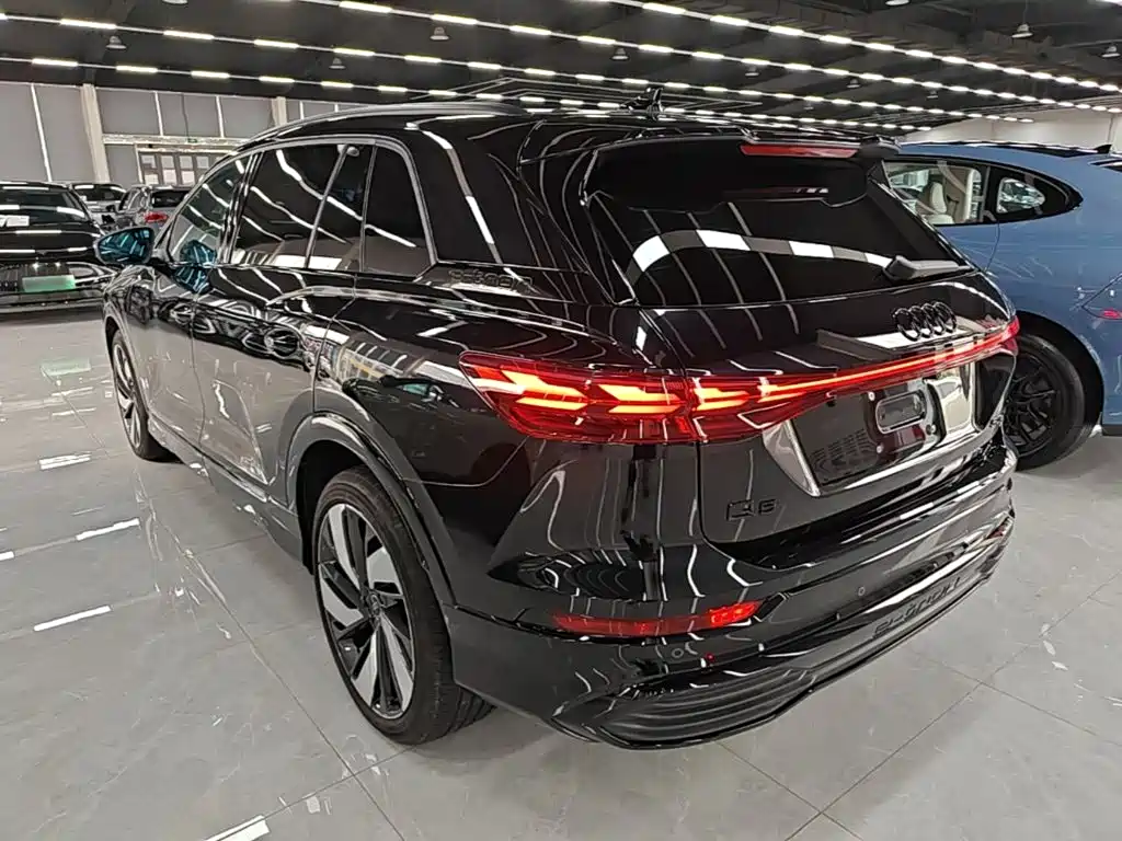 Audi Q5 e-tron 2024