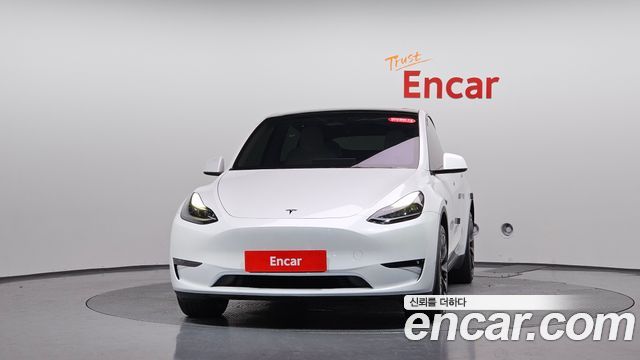 Tesla Model Y 2024