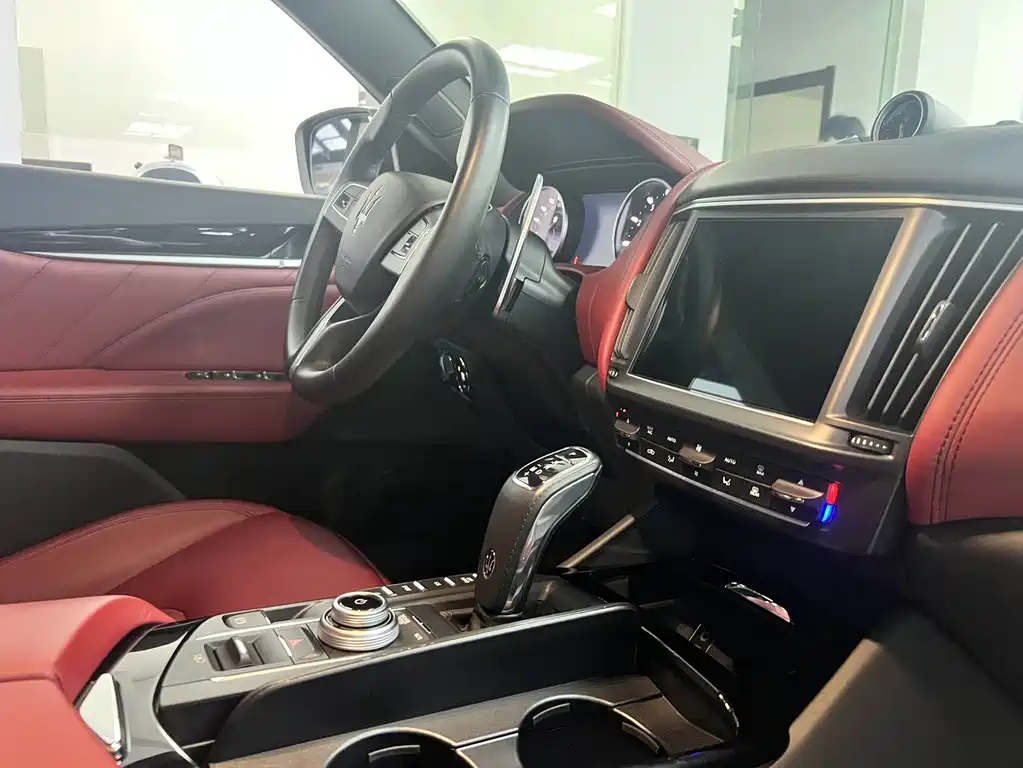 Maserati Levante 2021
