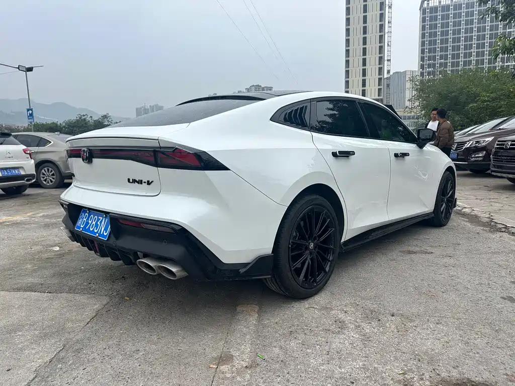 Changan UNI-V 2025