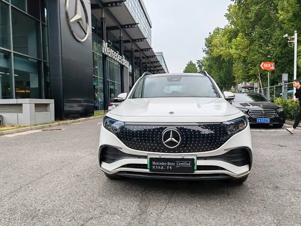 Mercedes-Benz EQB 2025