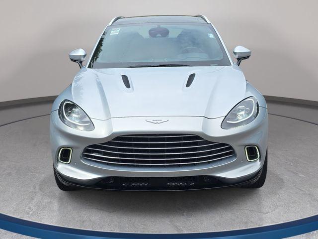 Aston Martin DBX 2021