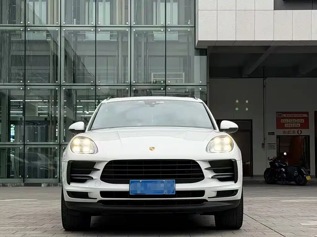 Porsche Macan 2021