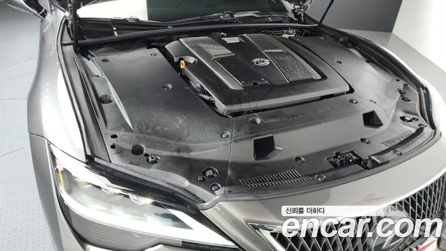 Lexus LS 2022
