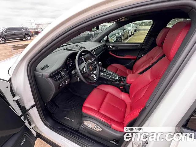 Porsche Macan 2021