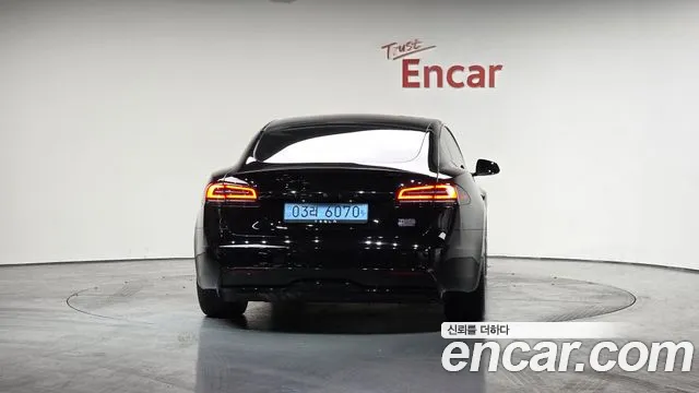 Tesla Model S 2024