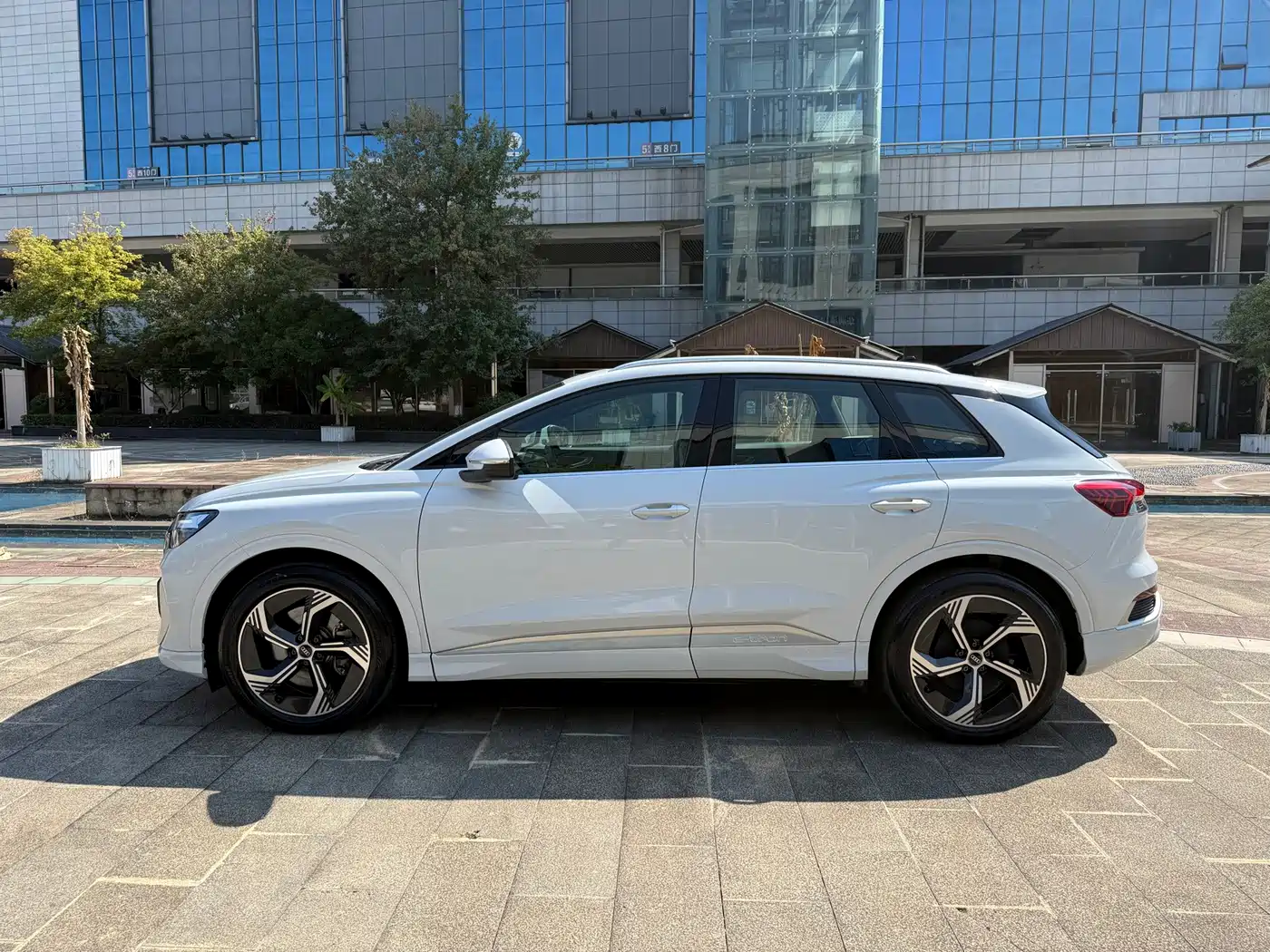 Audi Q4 e-tron 2024