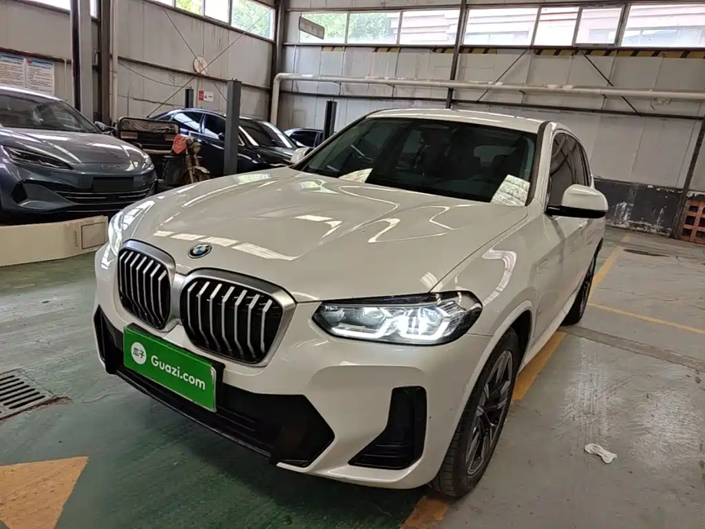 BMW iX3 2024