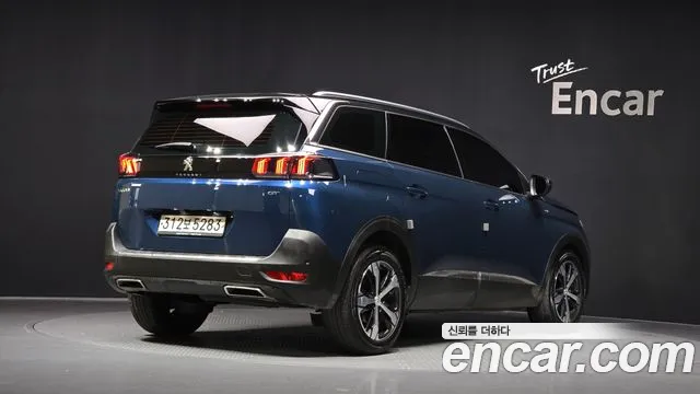 Peugeot 5008 2021