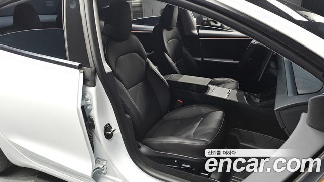 Tesla Model 3 2024