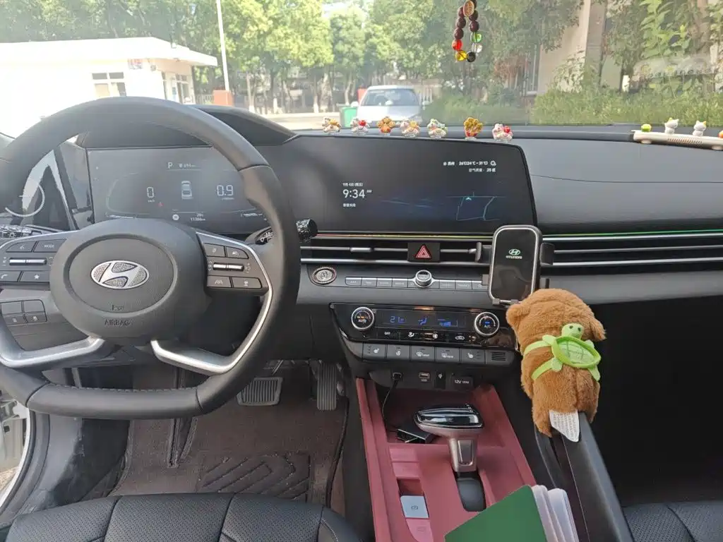 Hyundai Elantra 2025