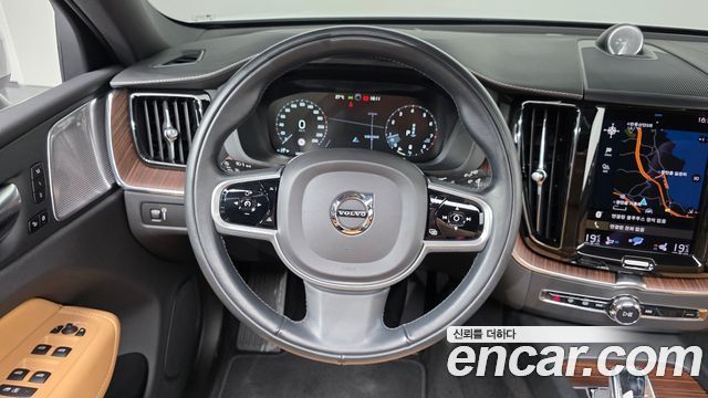 Volvo XC60 2021