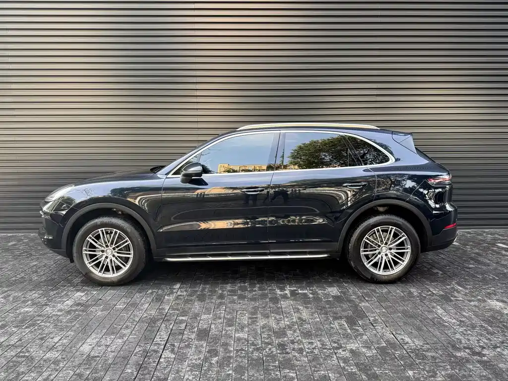 Porsche Cayenne 2021