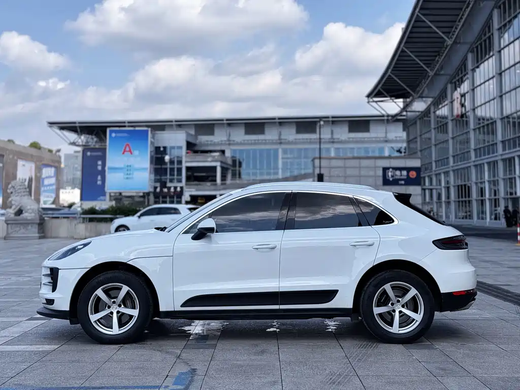 Porsche Macan 2021