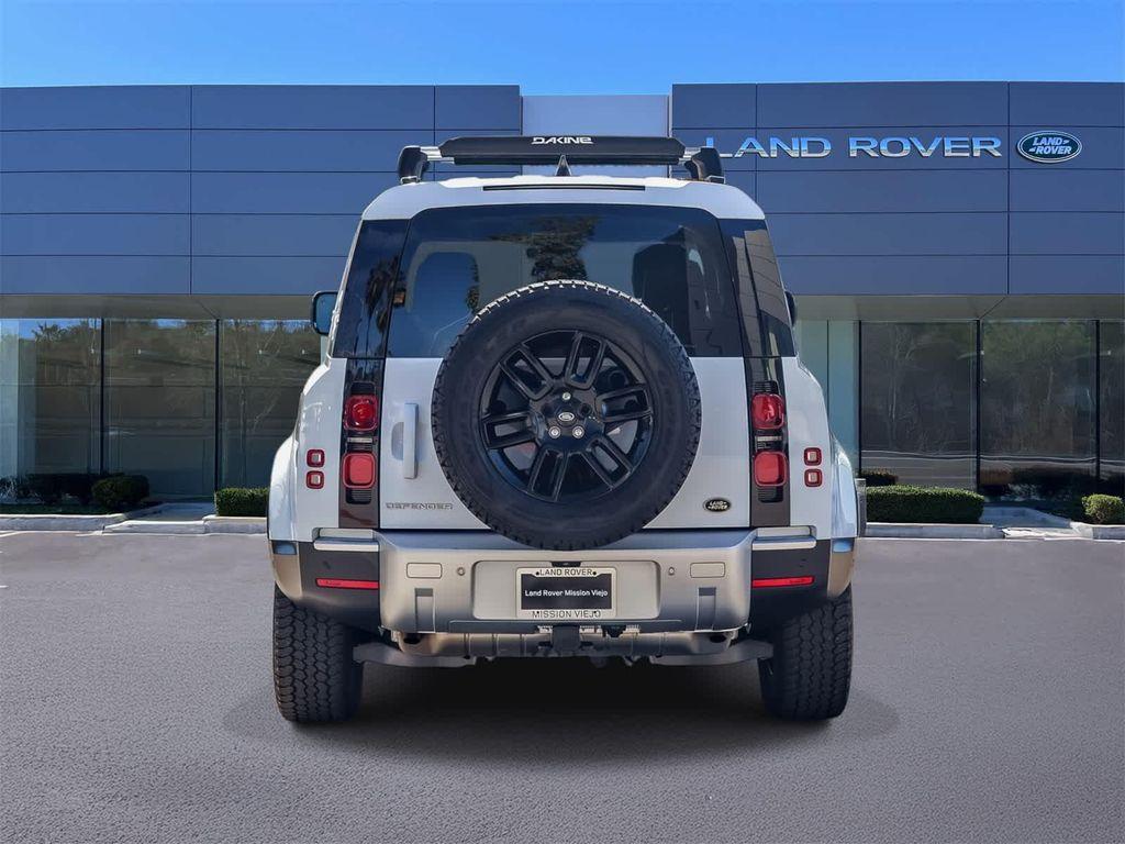Land Rover Defender 2023