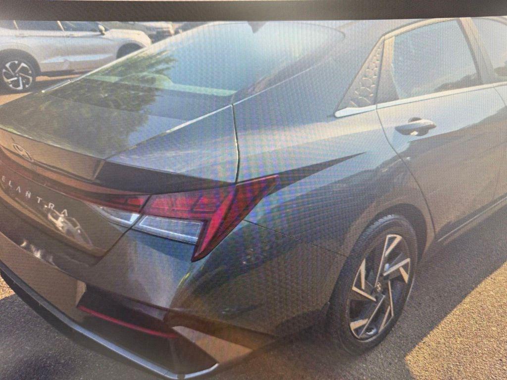 Hyundai Elantra 2024