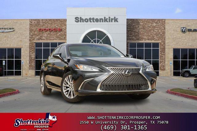 Lexus ES 2021