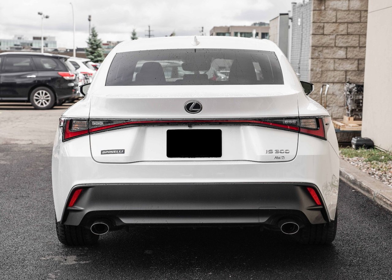Lexus IS 2025