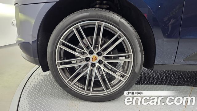 Porsche Macan 2021