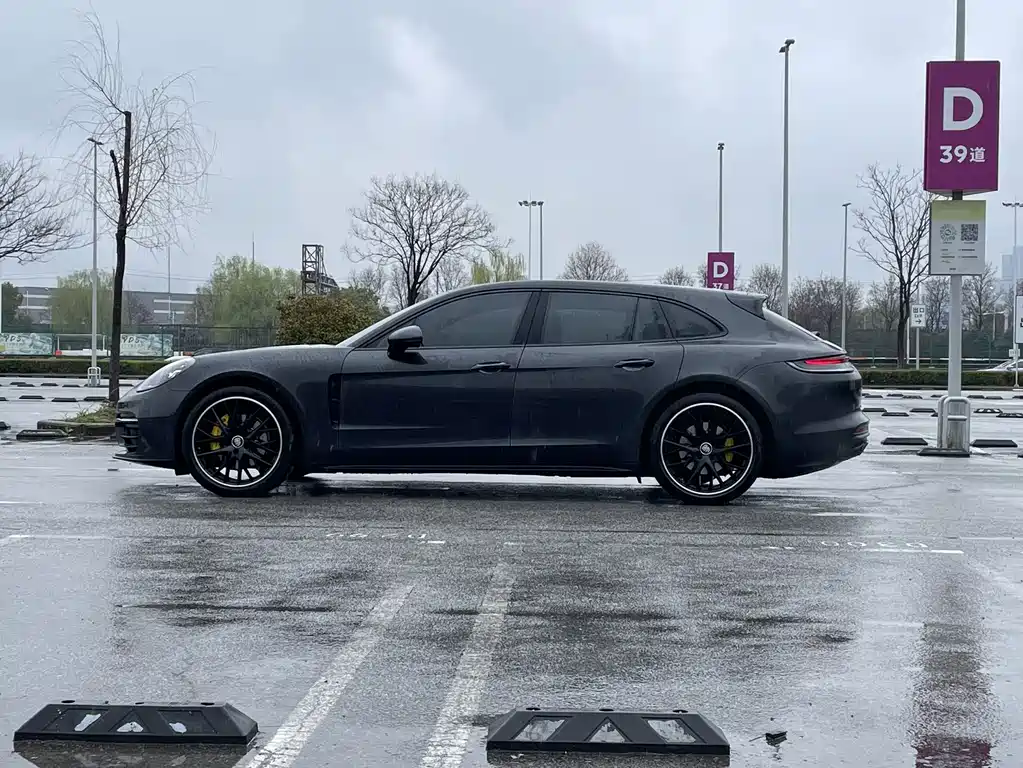 Porsche Panamera 2022