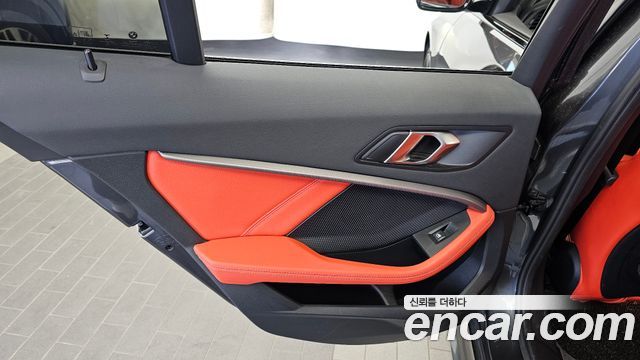 BMW 1 серии 2021