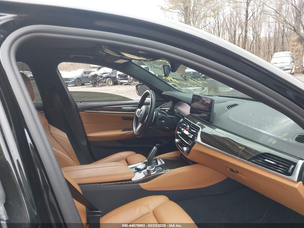 BMW M550 2022