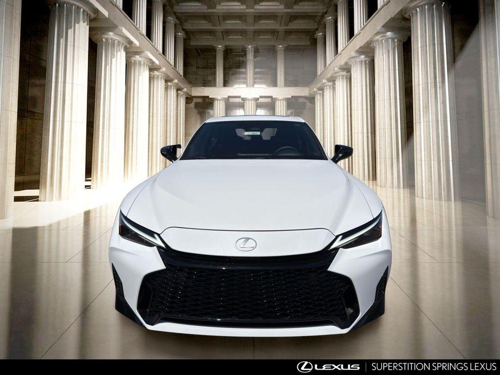 Lexus IS 2026